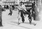 Familie Löwy auf dem Weg ins amerikanische Exil: Hamburg im Mai 1938.  Mit freundlicher Genehmigung durch Ilse Nusbaum (Los Angeles).